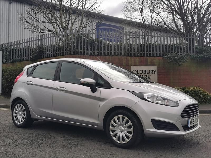 Used Ford Fiesta Style 75 HP (55 kW) 2015 Silver Hatchback