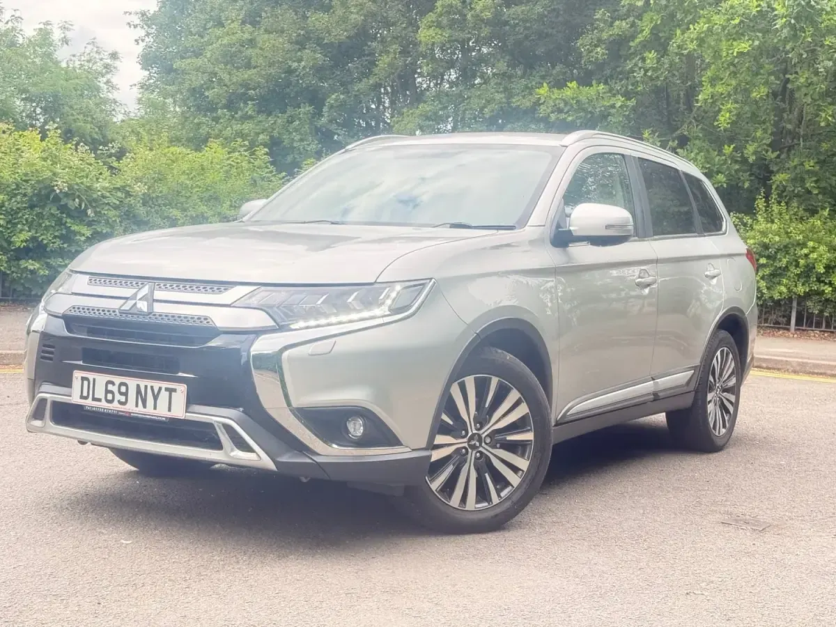 Used Mitsubishi Outlander 150 HP (110 kW) 2019 Silver SUV