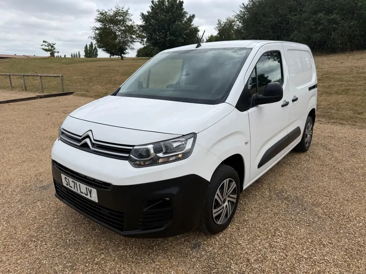 Used Citroën Berlingo 75 HP (55 kW) 2021 White MPV
