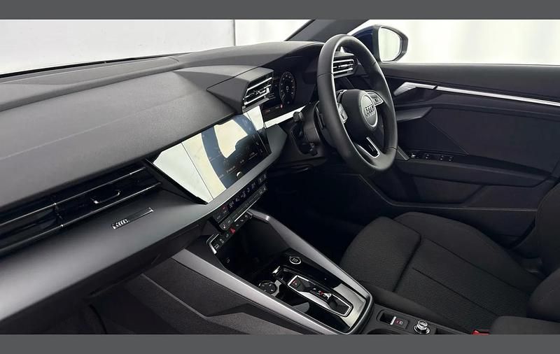 Used Audi A3 e-tron Sport 200 HP (147 kW) 2025 Blue Hatchback