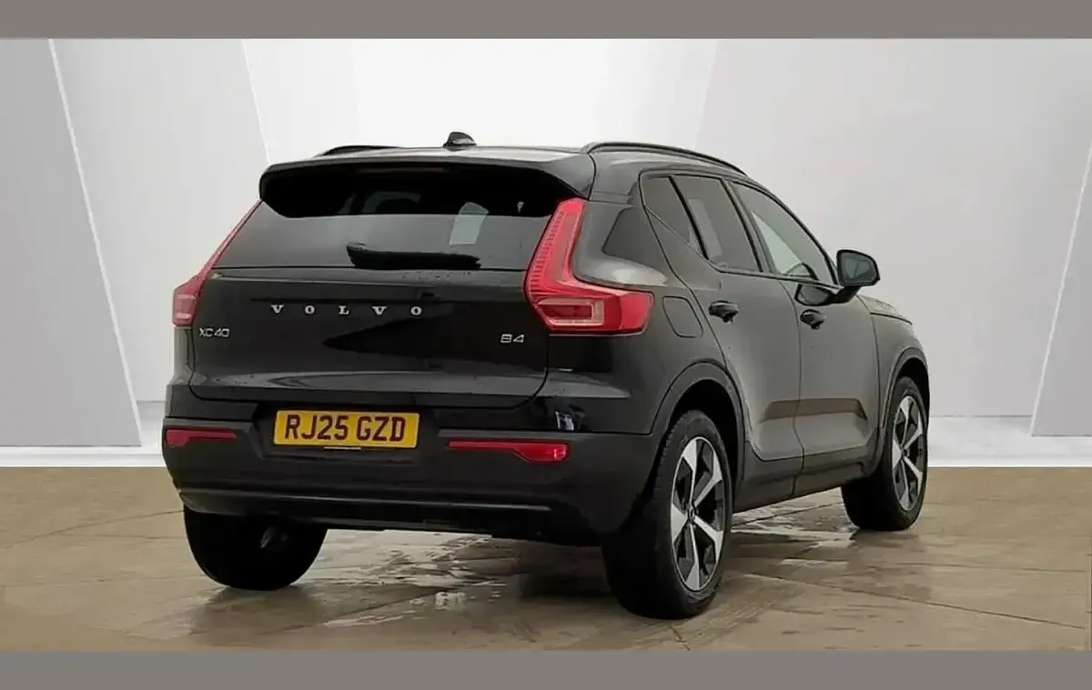 Used Volvo XC40 Plus 194 HP (142 kW) 2025 Black SUV