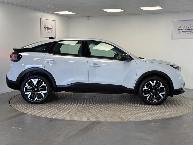 Used Citroën C4 PureTech 130 HP (95 kW) 2025 White Hatchback