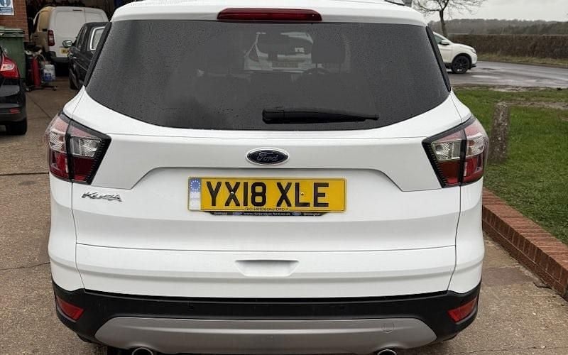 Used Ford Kuga Titanium 179 HP (131 kW) 2018 White SUV