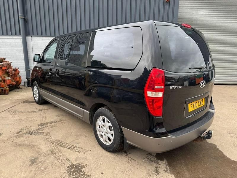 Used Hyundai I800 Style 2010 Black MPV