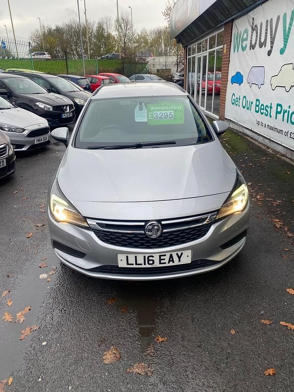 Used Vauxhall Astra Design Edition 2016 Silver Estate