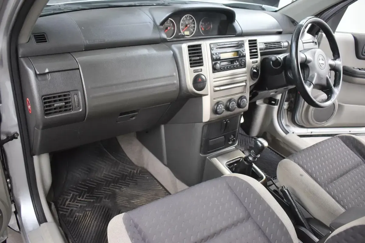 Used Nissan X-Trail 136 HP (100 kW) 2005 Silver SUV