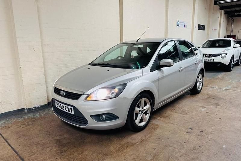 Silver Used 2009 Ford Focus Zetec Hatchback | £600 (Super price) - Image 1/1