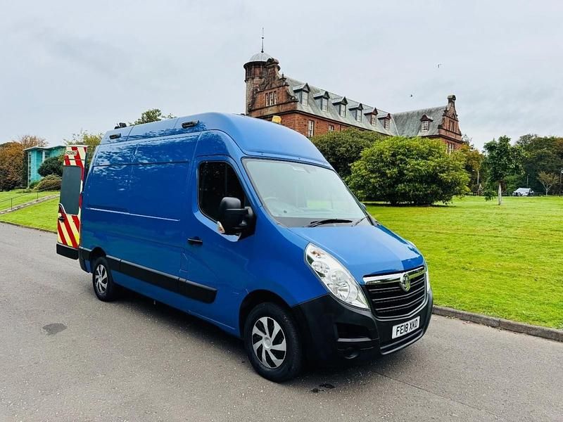 Used Vauxhall Movano 145 HP (106 kW) 2018 Blue MPV