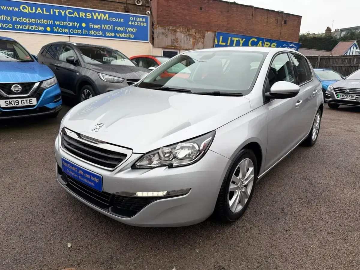 Used Peugeot 308 Active 100 HP (73 kW) 2016 Silver Hatchback
