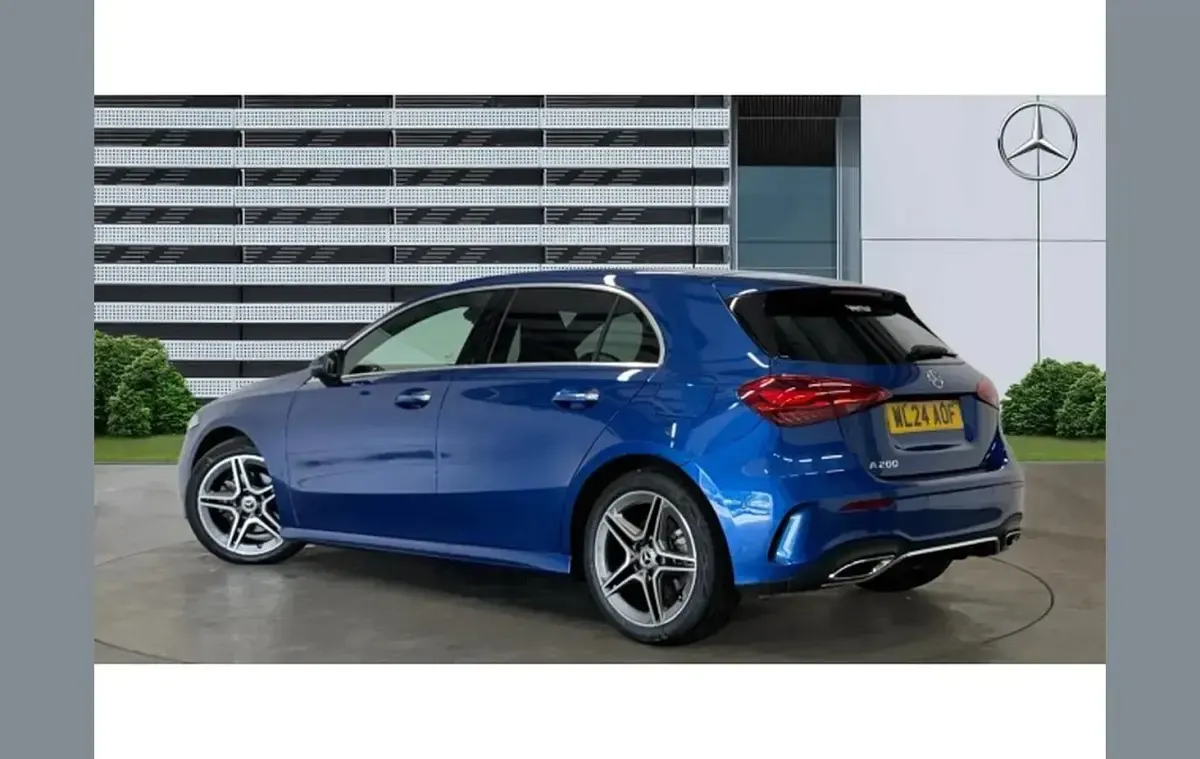 Usado Mercedes A200 Executive 161 CV (118 kW) 2024 Azul Utilitario