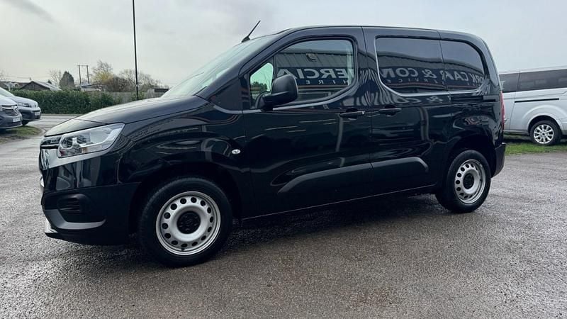 Used Toyota Proace Active 120 HP (88 kW) 2022 Black MPV