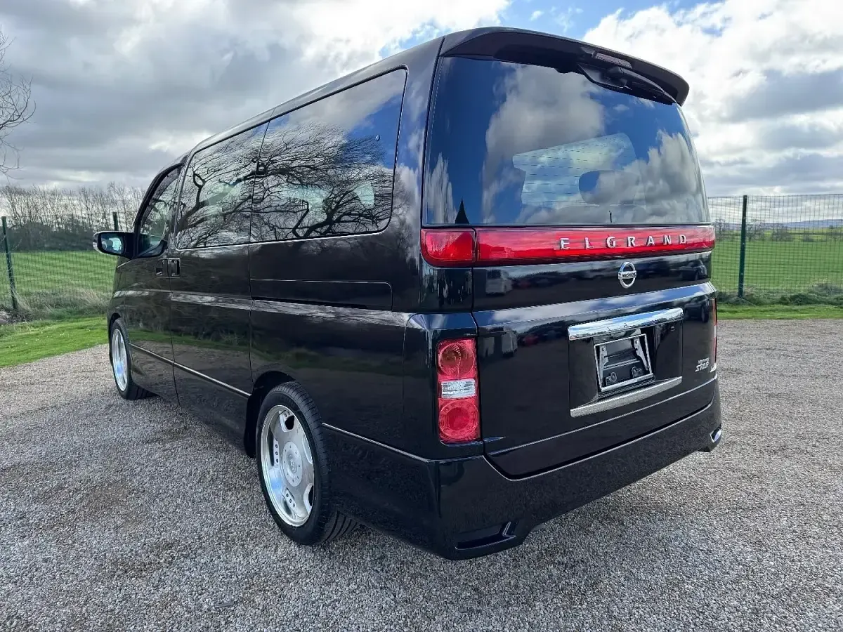 Used Nissan Elgrand 2009 Black MPV