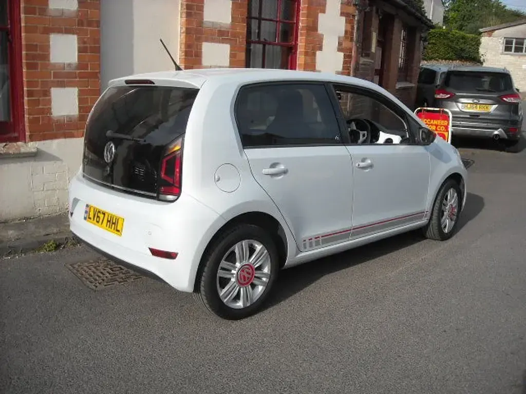 Used VW up! Beats 60 HP (44 kW) 2017 Silver Hatchback
