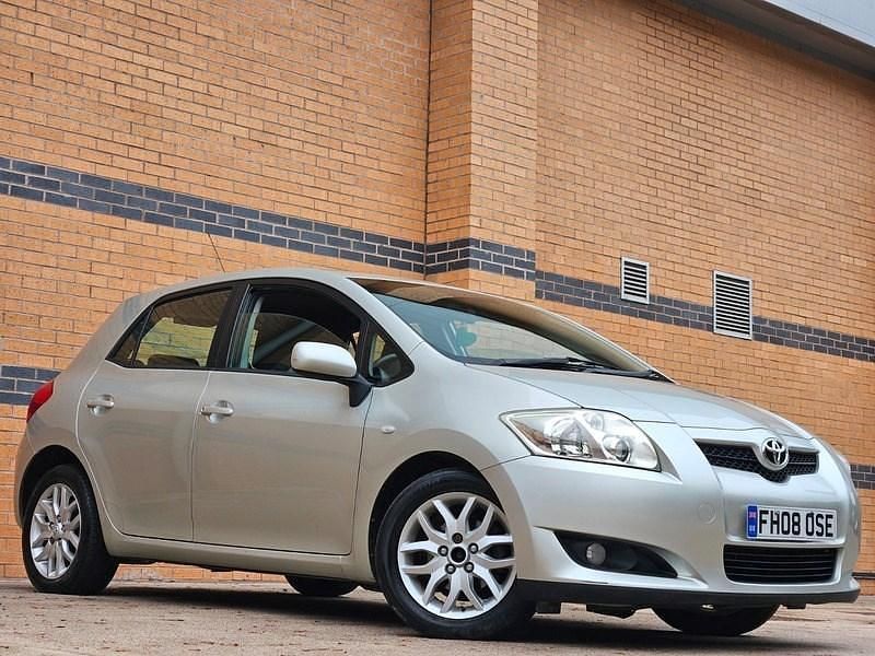 Usado Toyota Auris T3 124 HP (91 kW) 2008 Prateado Citadino