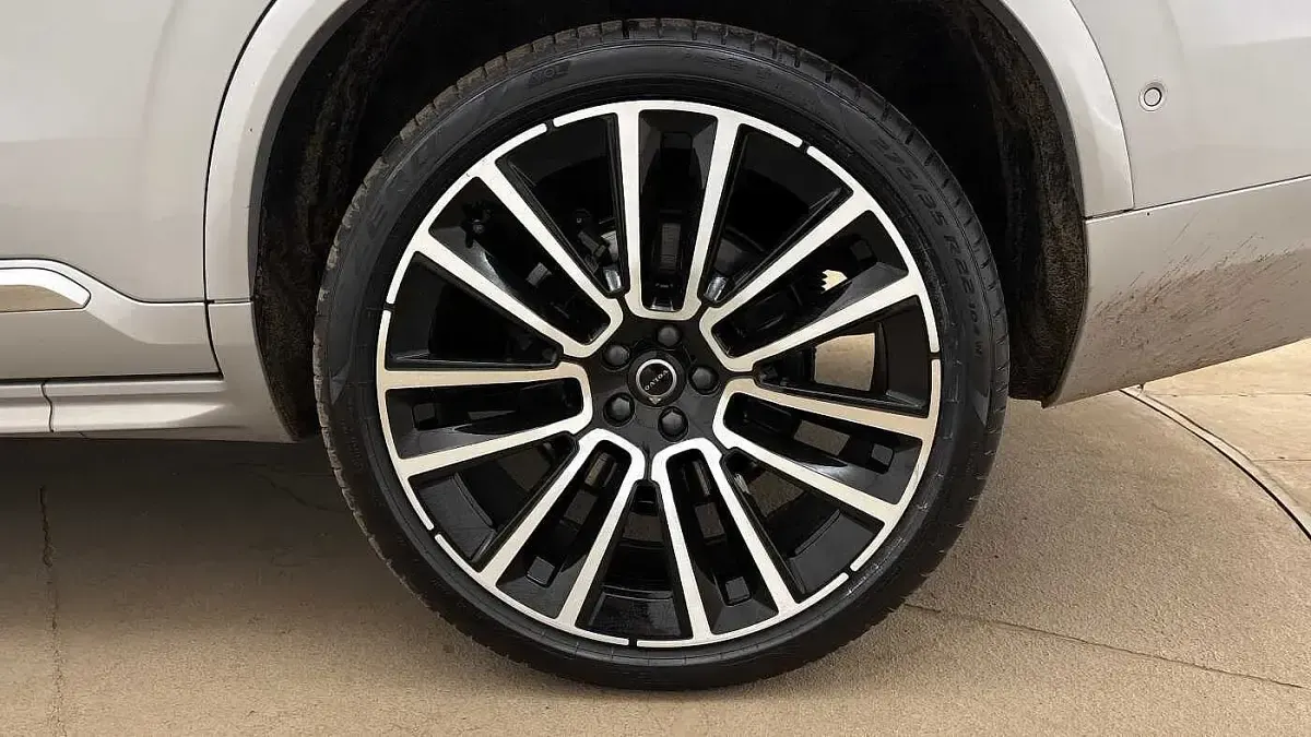 Usado Volvo XC90 Ultra 455 HP (334 kW) 2025 Prateado SUV