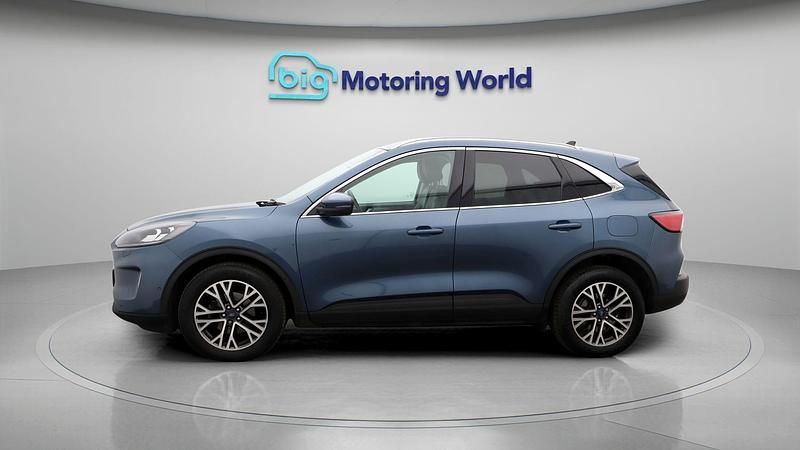 Used Ford Kuga Titanium 150 HP (110 kW) 2020 Blue SUV