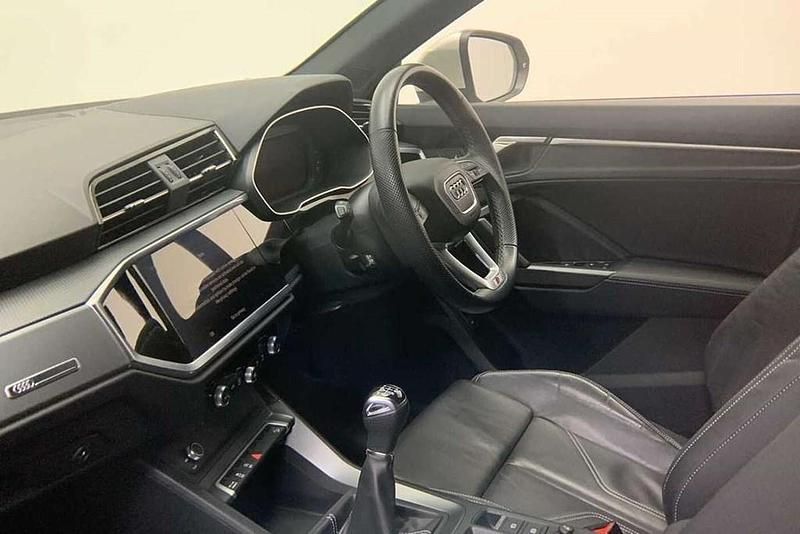 Used Audi Q3 S-Line 147 HP (108 kW) 2023 Silver SUV