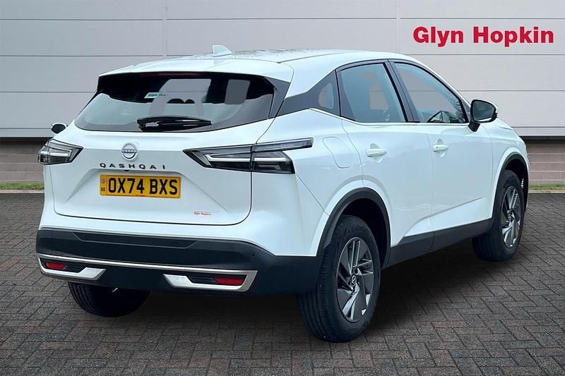 Used Nissan Qashqai Acenta Premium 2025 White SUV