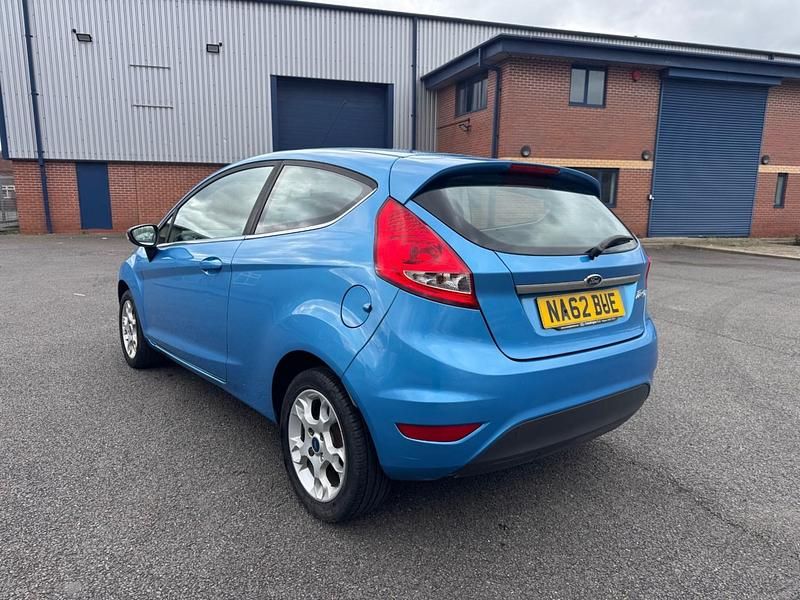 Used Ford Fiesta Zetec 82 HP (60 kW) 2012 Blue Hatchback