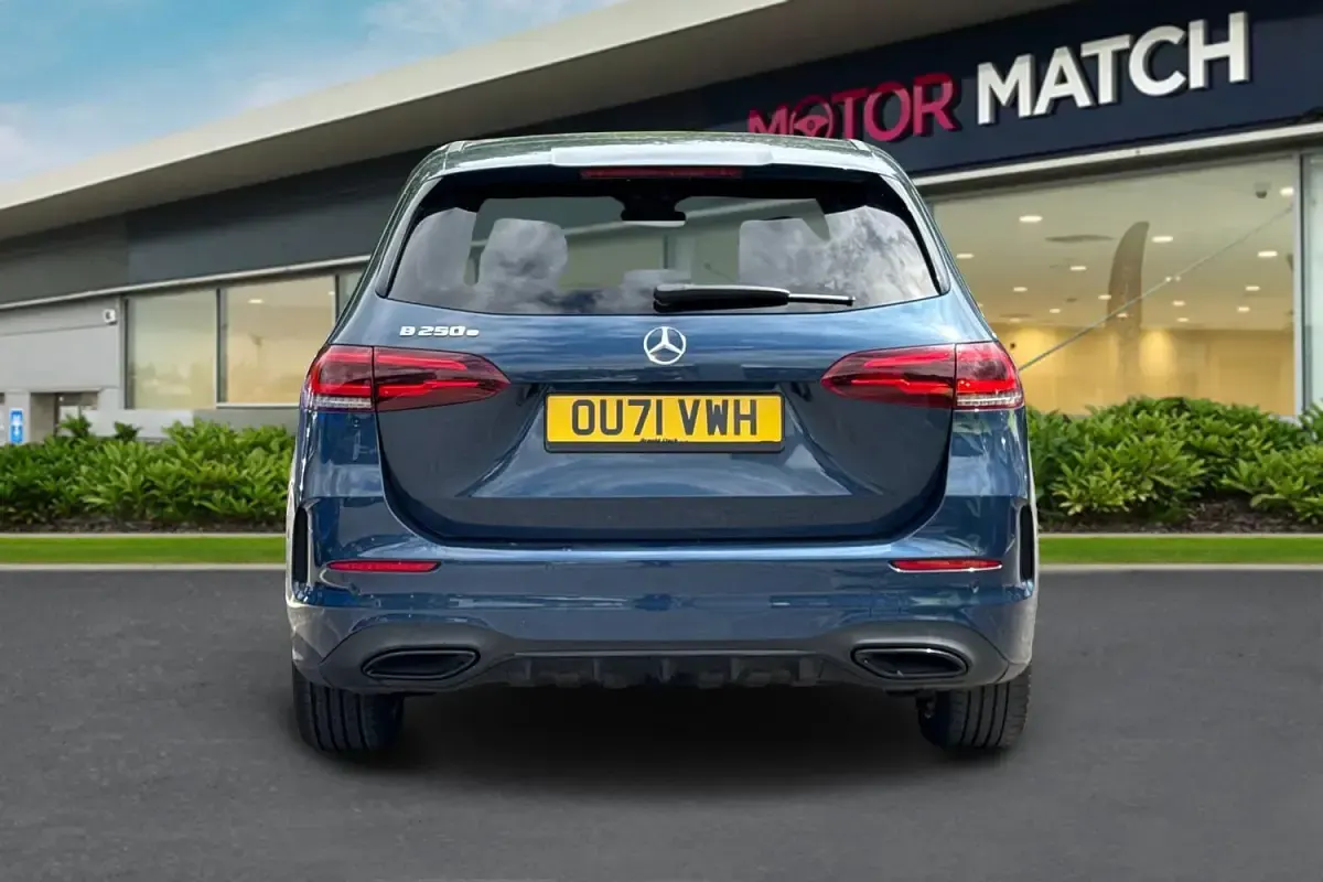 Used Mercedes B250 AMG line 2022 Blue Hatchback