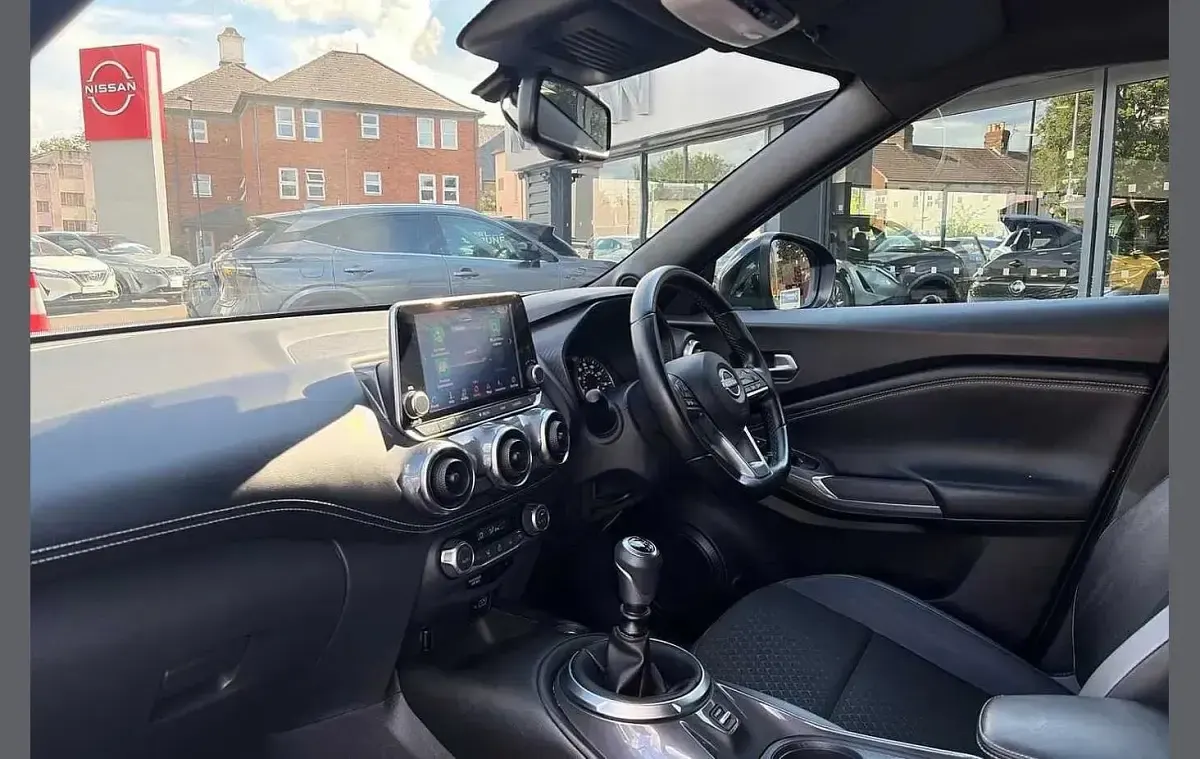 Used Nissan Juke N-Connecta 112 HP (82 kW) 2023 Black SUV