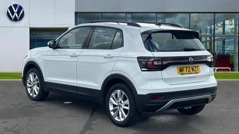 Used VW T-Cross SE 95 HP (69 kW) 2023 Pure white SUV