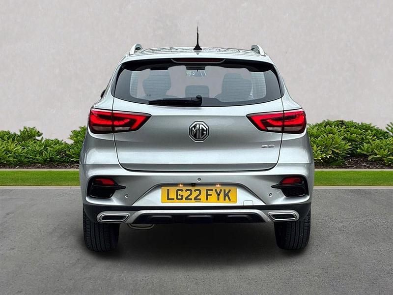 Usado MG ZS Exclusive 106 HP (77 kW) 2022 Prateado SUV