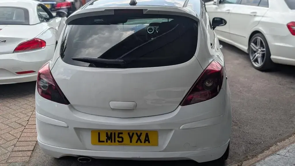 Used Vauxhall Corsa Edition 2015 White Hatchback