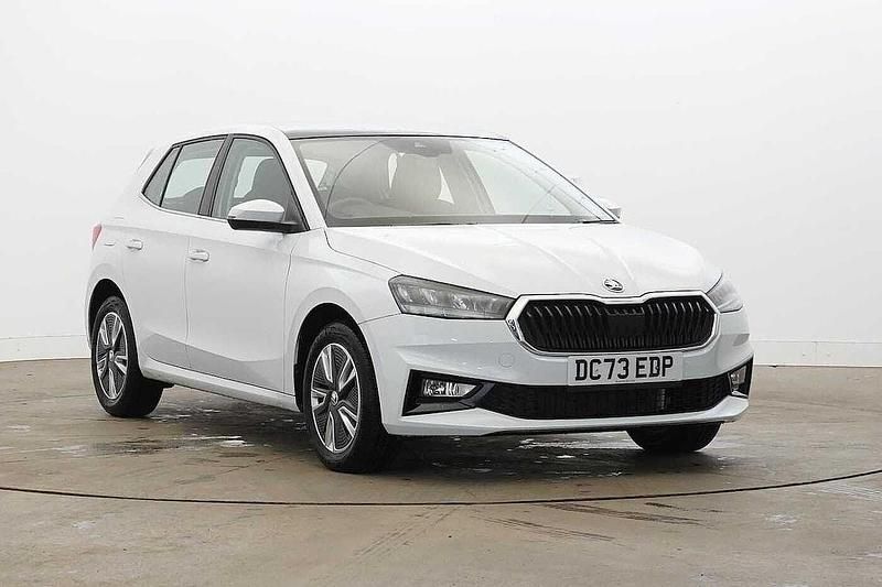 Moon white metallic Used 2024 Skoda Fabia SE L Hatchback | £17,450 (Fair price) - Image 1/4