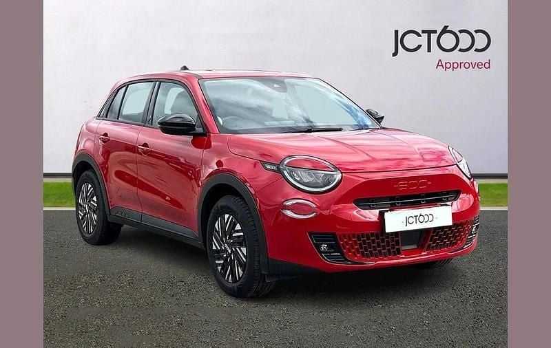Used Fiat 600 Red 114 kW (156 HP) 2024 Red SUV
