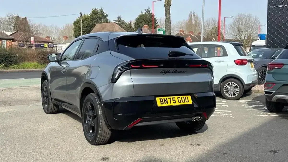 New Alfa Romeo GT Junior 134 HP (98 kW) 2025 Grey SUV