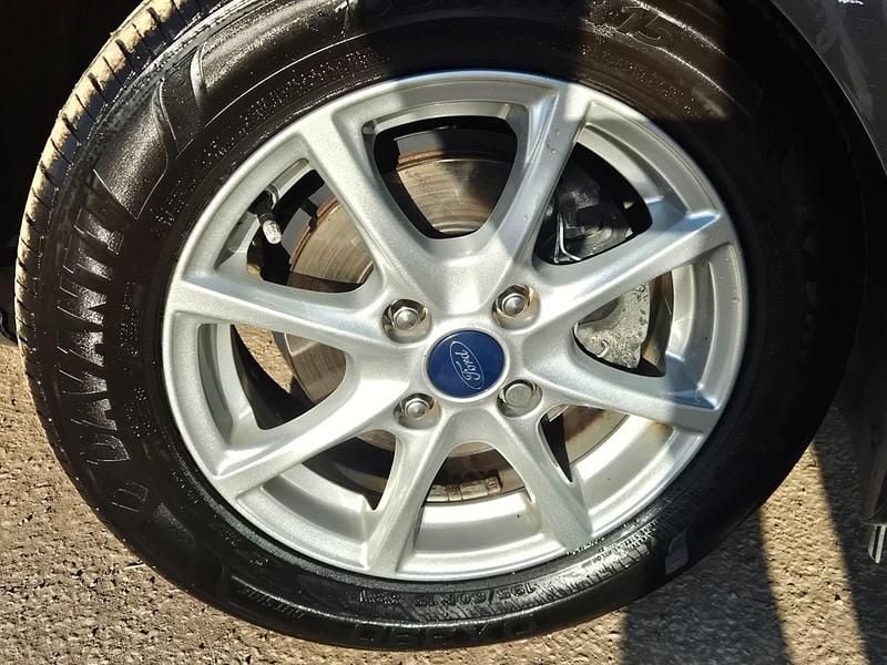 Used Ford Fiesta Zetec 100 HP (73 kW) 2017 Grey Hatchback