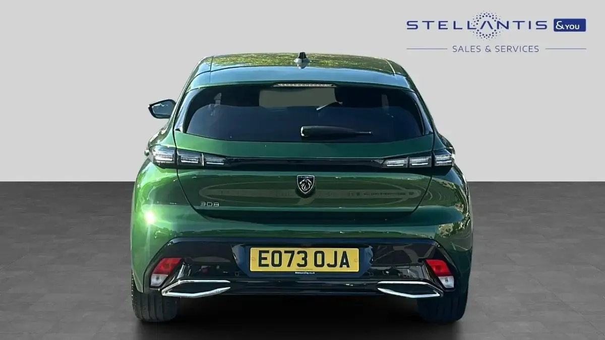 Used Peugeot 308 Allure Premium 129 HP (94 kW) 2023 Green Hatchback