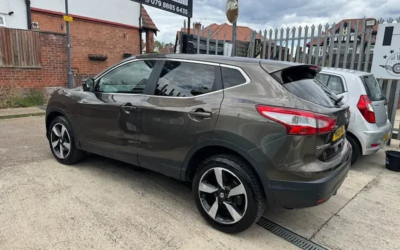 Used Nissan Qashqai N-TEC 116 HP (85 kW) 2015 Beige SUV