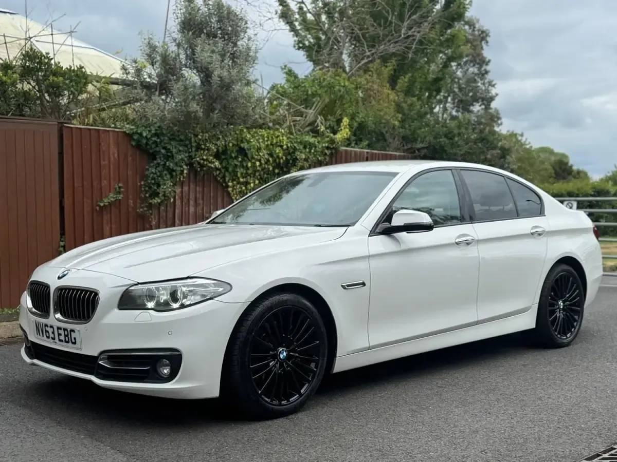 Usado BMW 525 Luxury Line 218 CV (160 kW) 2014 Blanco Berlina