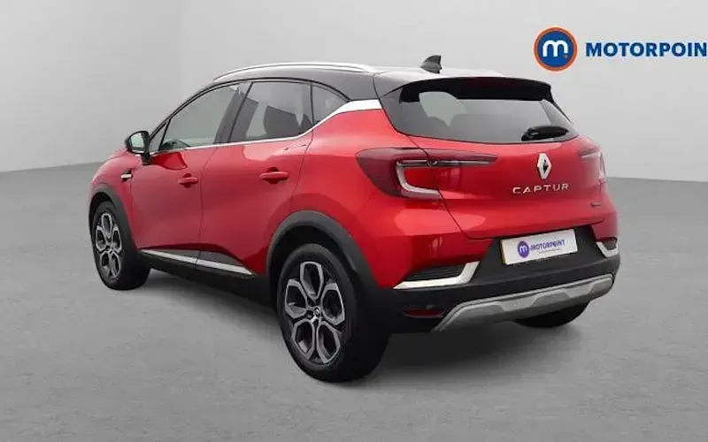 Used Renault Captur Techno 143 HP (105 kW) 2023 Red/black SUV