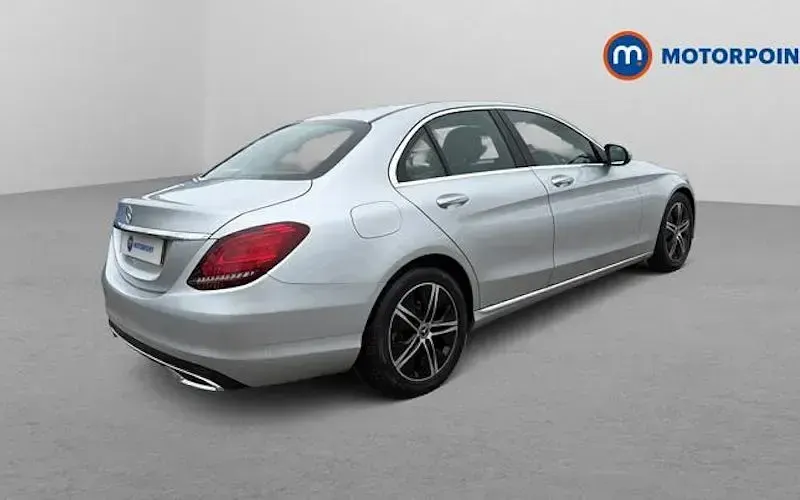 Usado Mercedes C200 Premium 184 HP (135 kW) 2019 Prateado Sedan