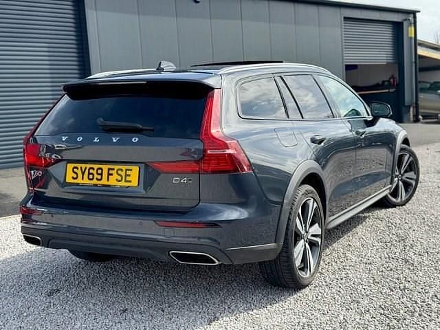 Used Volvo V60 CC 200 HP (147 kW) 2019 Grey Estate