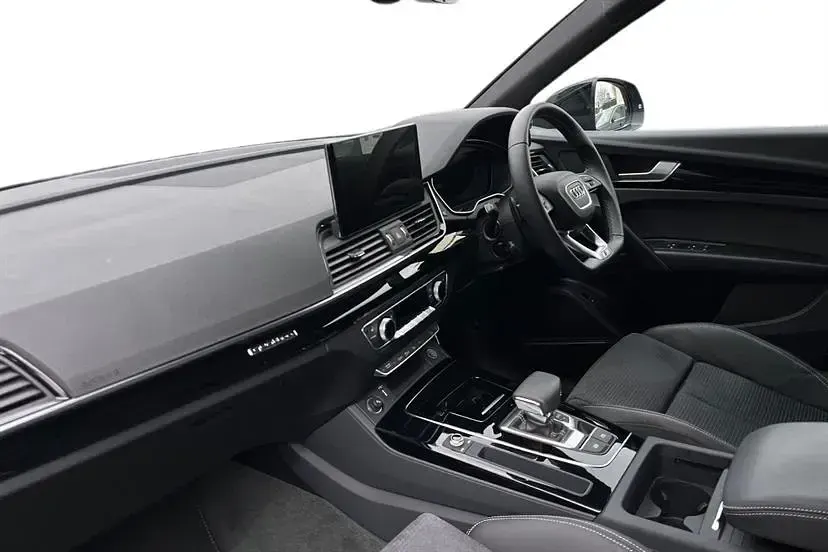 Used Audi Q5 Black Edition 204 HP (150 kW) 2024 Blue SUV