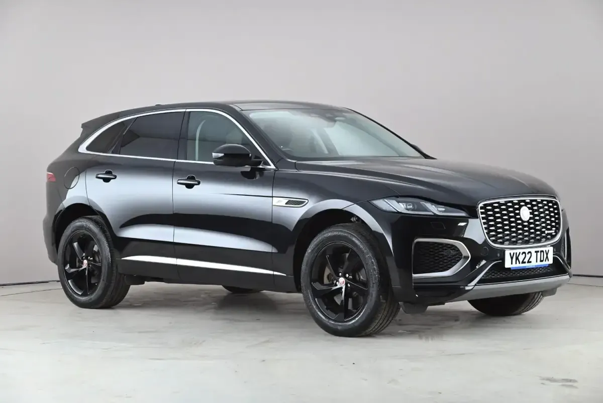 Begagnad Jaguar F-Pace R-Dynamic 404 HK (297 kW) 2022 Svart SUV