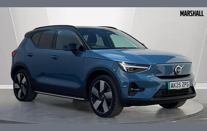 Blue New 2025 Volvo XC40 Ultimate SUV | £39,352 (Fair price) - Image 1/4