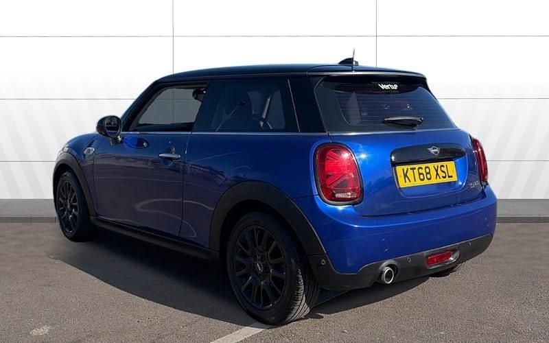Begagnad Mini Cooper Classic 136 HK (100 kW) 2021 Halvkombi