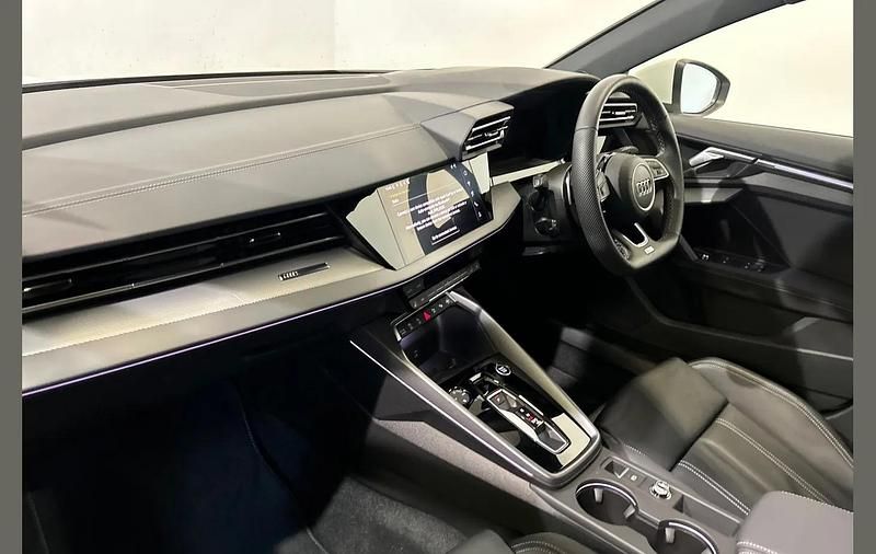 Used Audi A3 S-Line 147 HP (108 kW) 2022 White Sedan