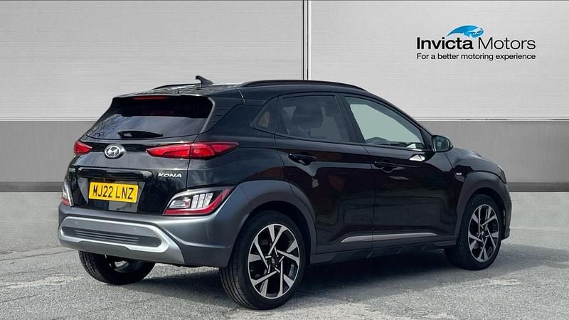Second-hand Hyundai Kona Premium 120 CP (88 kW) 2022 Negru SUV
