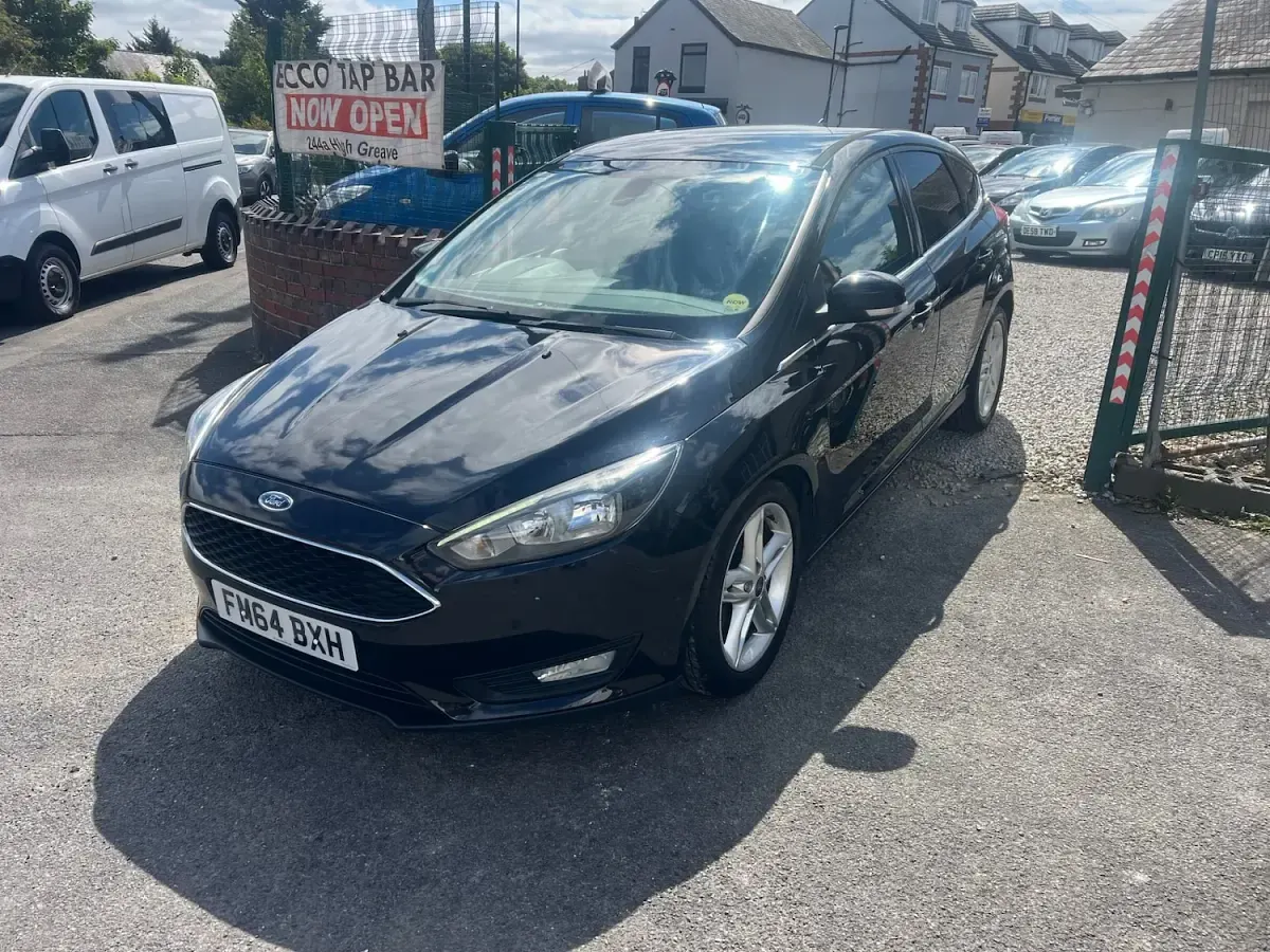 Used Ford Focus Zetec 115 HP (84 kW) 2015 Black Hatchback