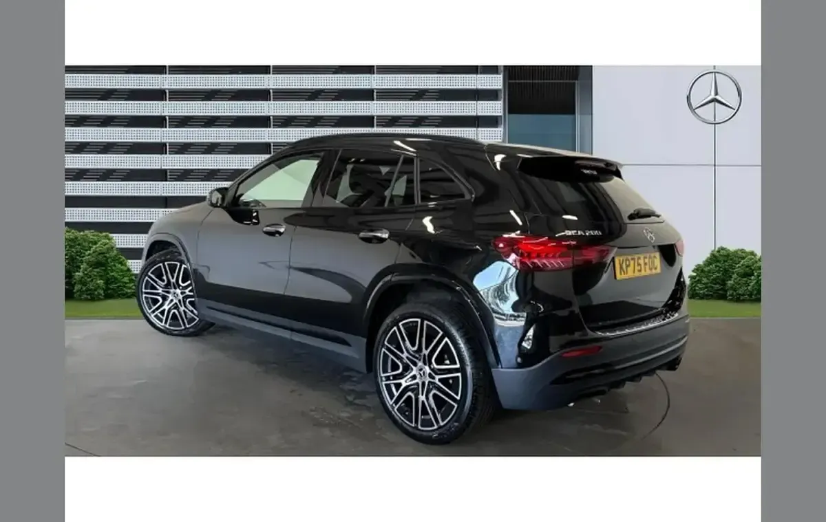 Used Mercedes GLA200 AMG Line Premium 161 HP (118 kW) 2025 Black SUV