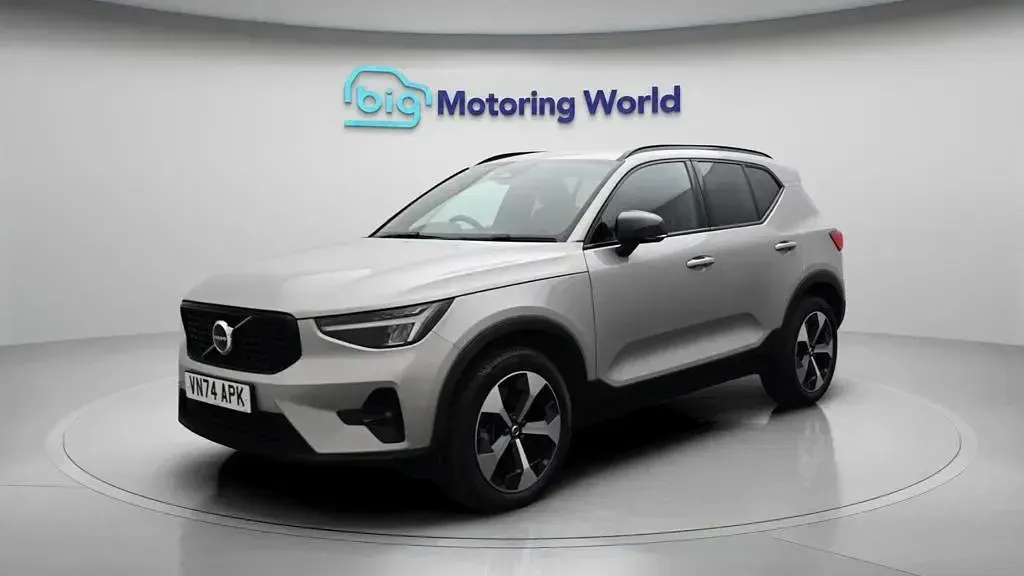 Used Volvo XC40 Plus 163 HP (119 kW) 2025 Silver SUV