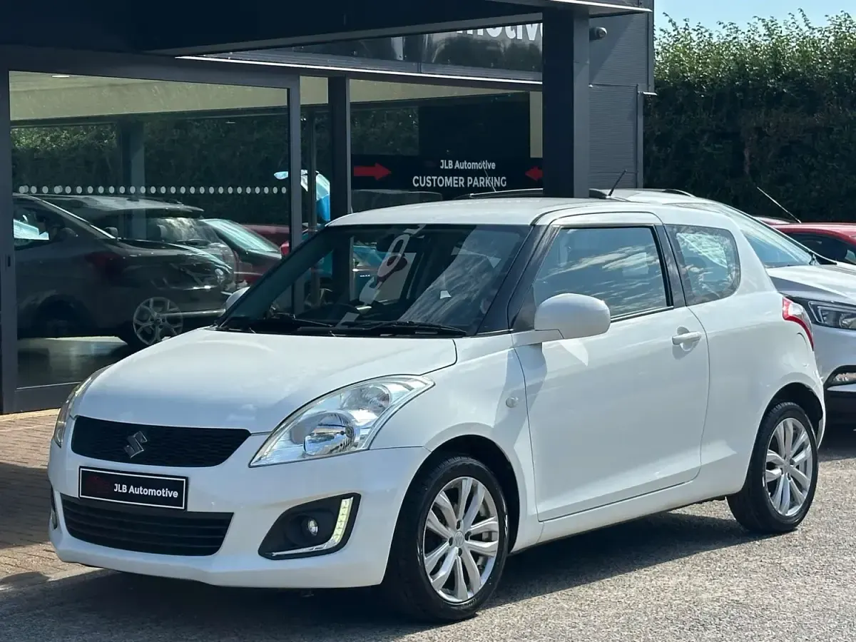 Used Suzuki Swift SZ3 94 HP (69 kW) 2015 White Hatchback