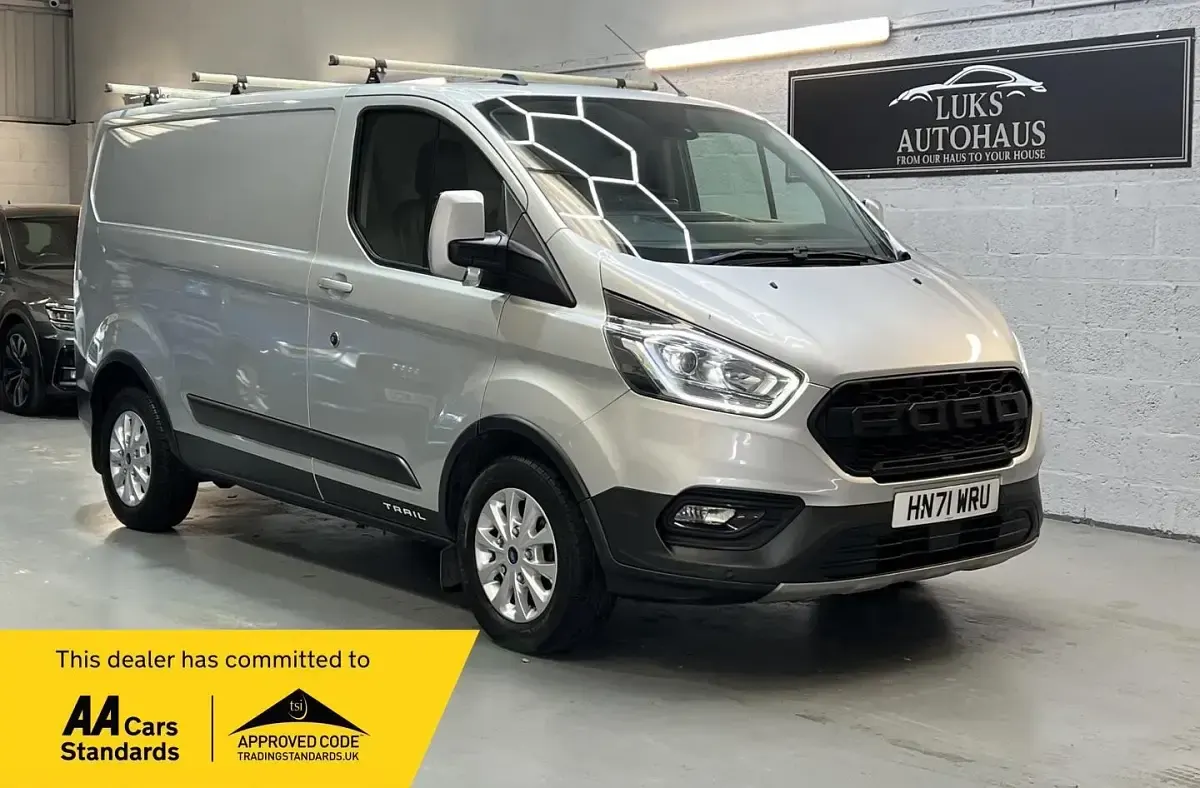 Używany Ford Transit Custom S 130 KM (95 kW) 2021 Srebrny Van