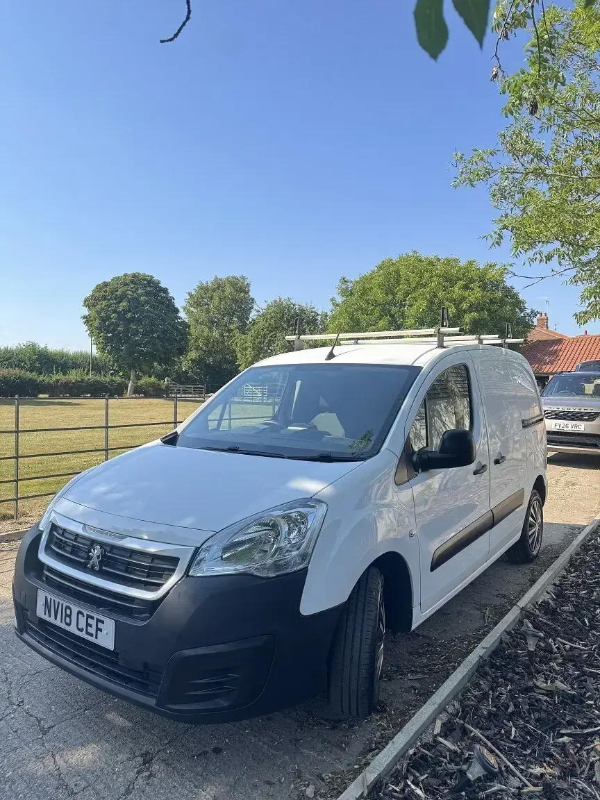 Used Peugeot Partner 2018 White